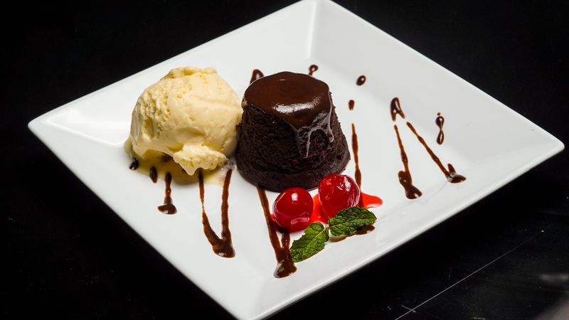 Chocolate brownie with vanilla ice cream